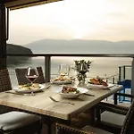 2 Bedroom Awesome Stacaravan In Glavotok 4* Brzac