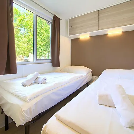 Lovely Stacaravan In Glavotok 4*