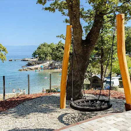 Lovely Stacaravan In Glavotok مكان تخييم 4*