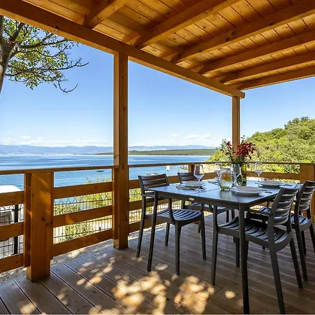 مكان تخييم Lovely Stacaravan In Glavotok