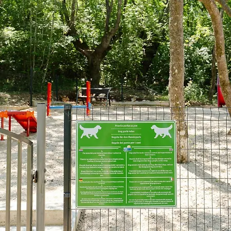 Lovely Stacaravan In Glavotok 4*