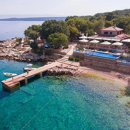 مكان تخييم Lovely Stacaravan In Glavotok