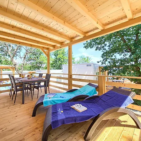 Lovely Stacaravan In Glavotok مكان تخييم 4*