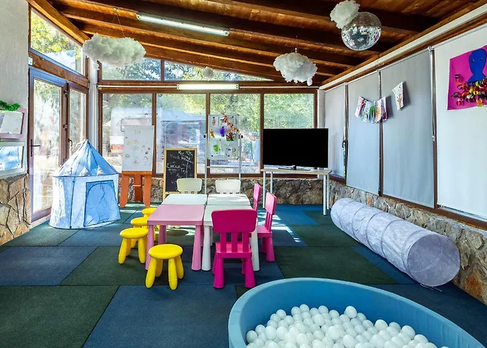 Lovely Stacaravan In Glavotok 4*