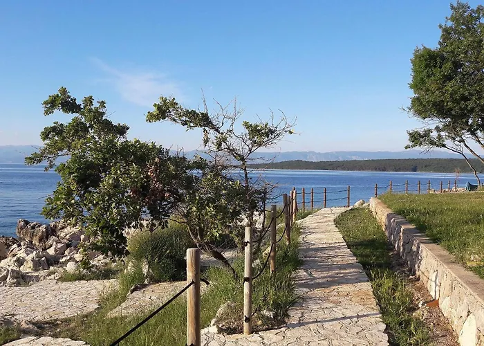 Camping Lovely Stacaravan In Glavotok