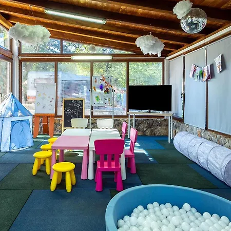 Lovely Stacaravan In Glavotok 4*