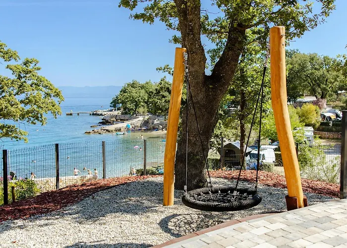 Lovely Stacaravan In Glavotok Campsite 4*