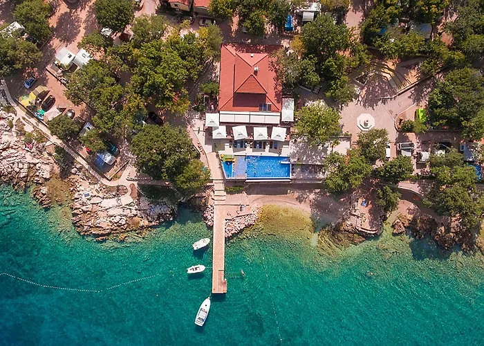 Lovely Stacaravan In Glavotok Campsite