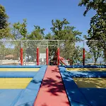 2 Bedroom Awesome Stacaravan In Glavotok 营地 4*