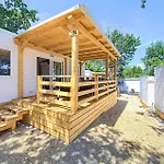 营地 2 Bedroom Awesome Stacaravan In Glavotok 4*