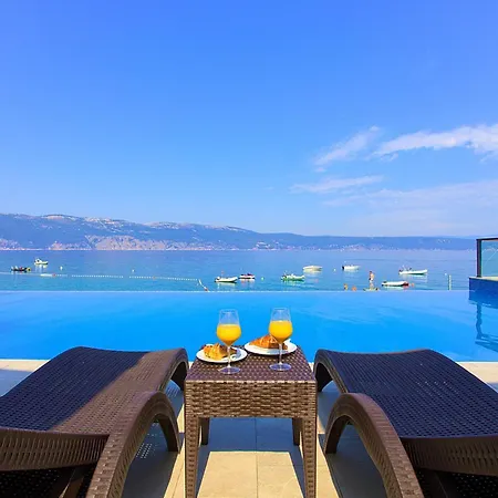 Lovely Stacaravan In Glavotok Kamp alanı