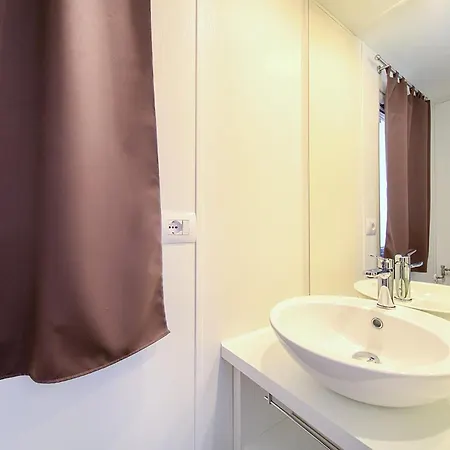 Kamp alanı Lovely Stacaravan In Glavotok Brzac