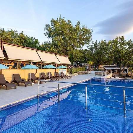 Lovely Stacaravan In Glavotok